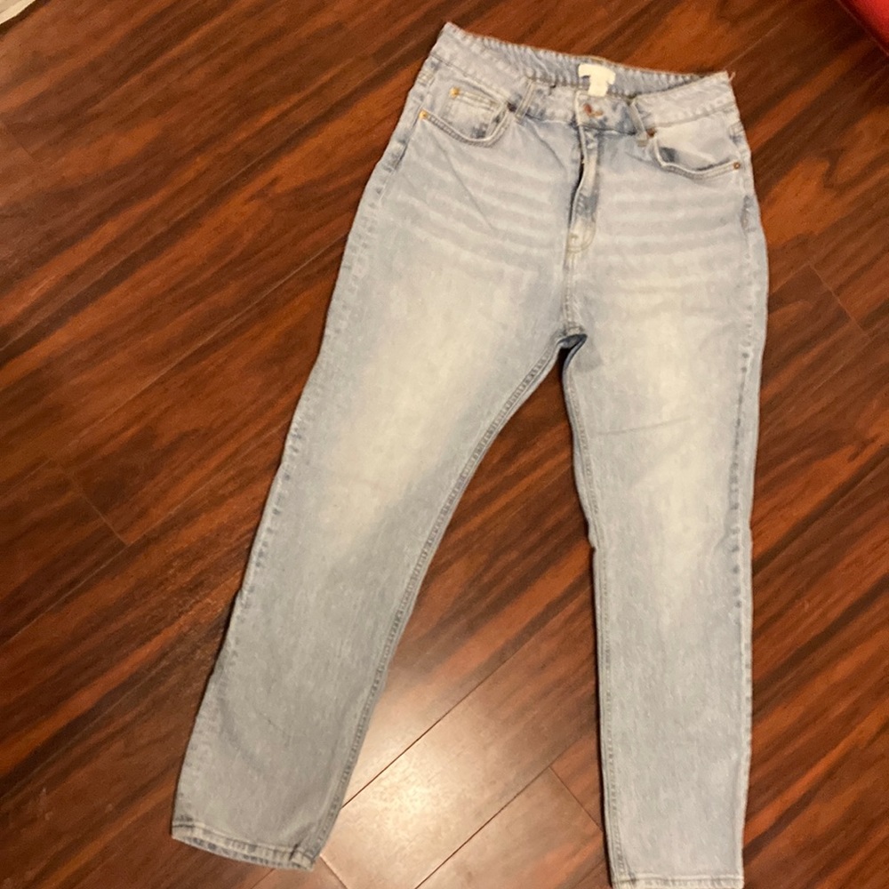 I’m selling mom jeans from H&M size 12 light blue